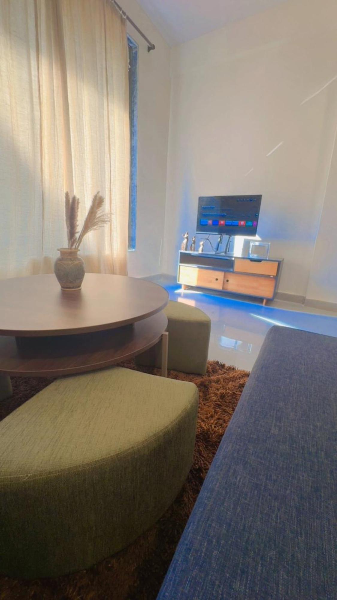 Pixiestays Smart Tv, Ac, Wifi 602, 1bhk Andheri Apartament